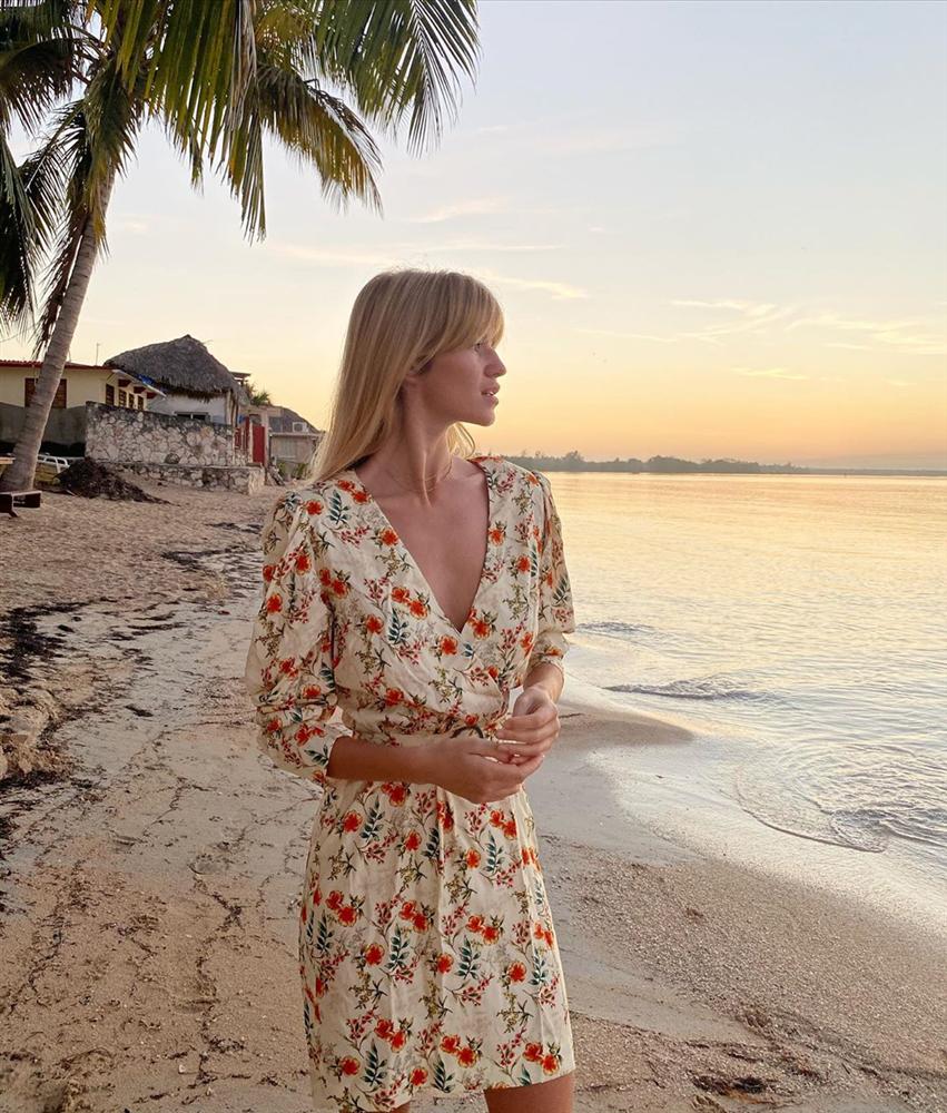 Thực ra phụ nữ Pháp cũng rất điệu, mê mẩn đồ họa tiết hoa và diện theo cách vô cùng sang xịn, tinh tế-11