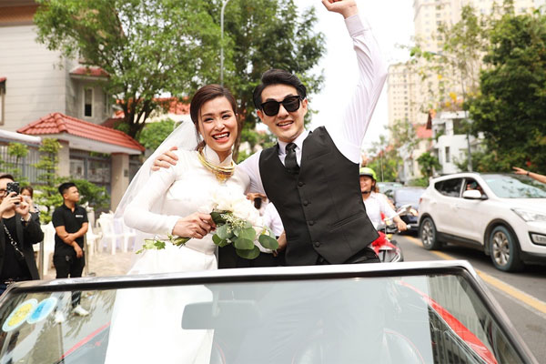 Vợ chồng Đông Nhi - Ông Cao Thắng và fanclub khủng trao tặng 35.000 khẩu trang, loạt vật dụng y tế phòng dịch Covid-19-5