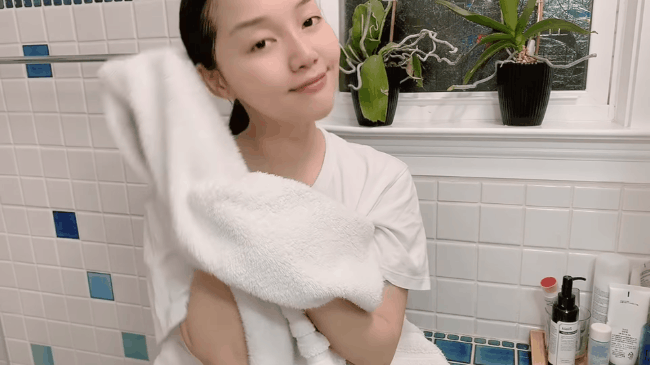 6 kiểu rửa mặt chỉ khiến da in hằn thêm nếp nhăn lão hóa, bác sĩ cảnh báo là không bao giờ thừa-5