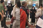 Đại diện sân bay Nội Bài lên tiếng về vụ việc nhóm hành khách gây ồn ào, đòi tự cách ly-3