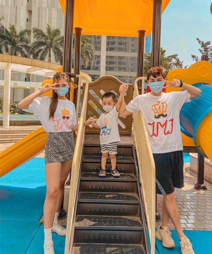 Sao Việt lên đồ giữa dịch Covid-19: Vẫn chất chơi dù luôn kè kè khẩu trang, nhất là Hari Won với combo phòng dịch từ đầu đến chân-13