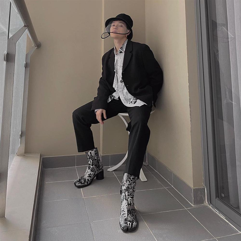 Sao Việt lên đồ giữa dịch Covid-19: Vẫn chất chơi dù luôn kè kè khẩu trang, nhất là Hari Won với combo phòng dịch từ đầu đến chân-6