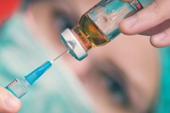 Nguy cơ mất mạng vì tiêm phải vắc xin phòng Covid-19 tự chế