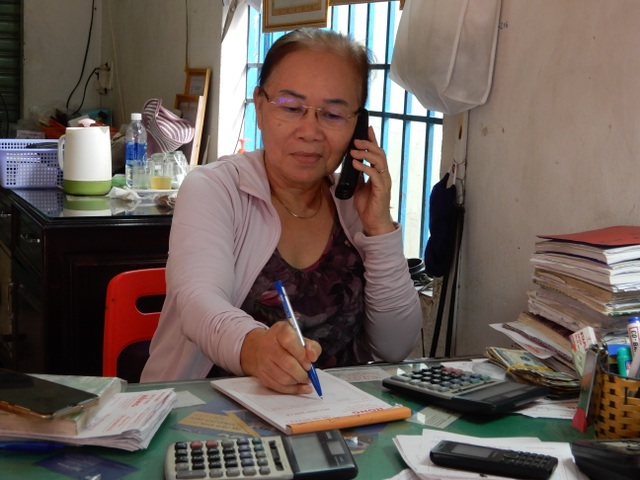 Bà chủ cửa hàng gạo khuyên khách không mua gạo tích trữ-2