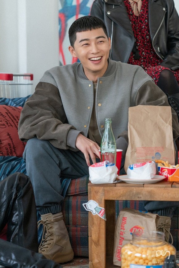 Bên trong căn hộ hơn 100 tỷ của nam chính Tầng lớp Iteawon - Park Seo Joon-1