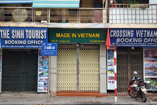 “Căng mình” chống đỡ Covid-19 không thành, hàng loạt văn phòng tour ở Hà Nội đóng cửa