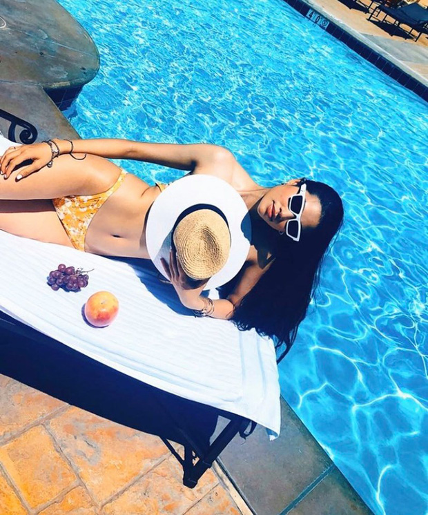 Vừa khoe body đâu ra đấy giữa trời tuyết đất Mỹ, Phạm Hương đã bị soi ảnh vòng eo ngấn mỡ khác hẳn?-3