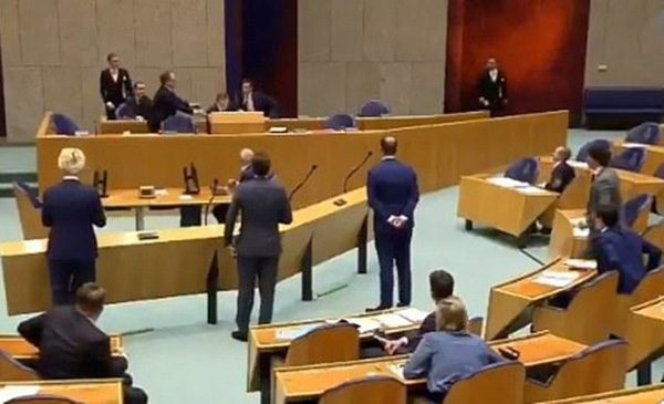 Bộ trưởng Y tế Hà Lan ngất khi đang phát biểu trước quốc hội về COVID-19-1