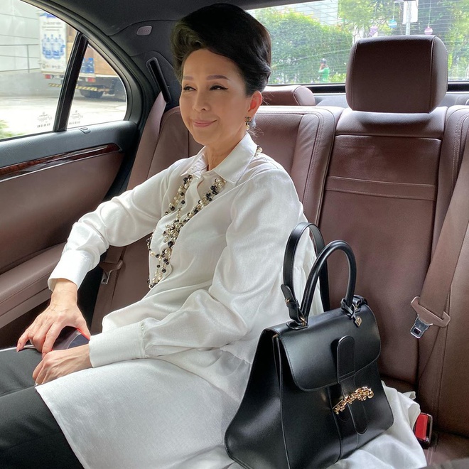 Con gái Diễm My 6X khoe ảnh mẹ ngày trẻ-5