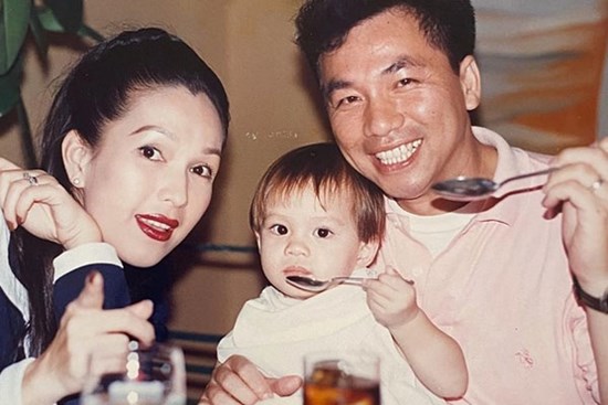 Con gái Diễm My 6X khoe ảnh mẹ ngày trẻ