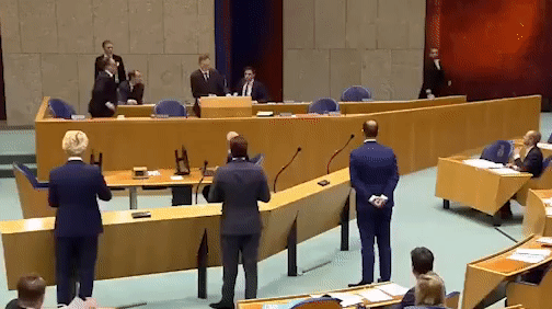 Bộ trưởng Y tế Hà Lan ngất khi đang phát biểu trước quốc hội về COVID-19-2