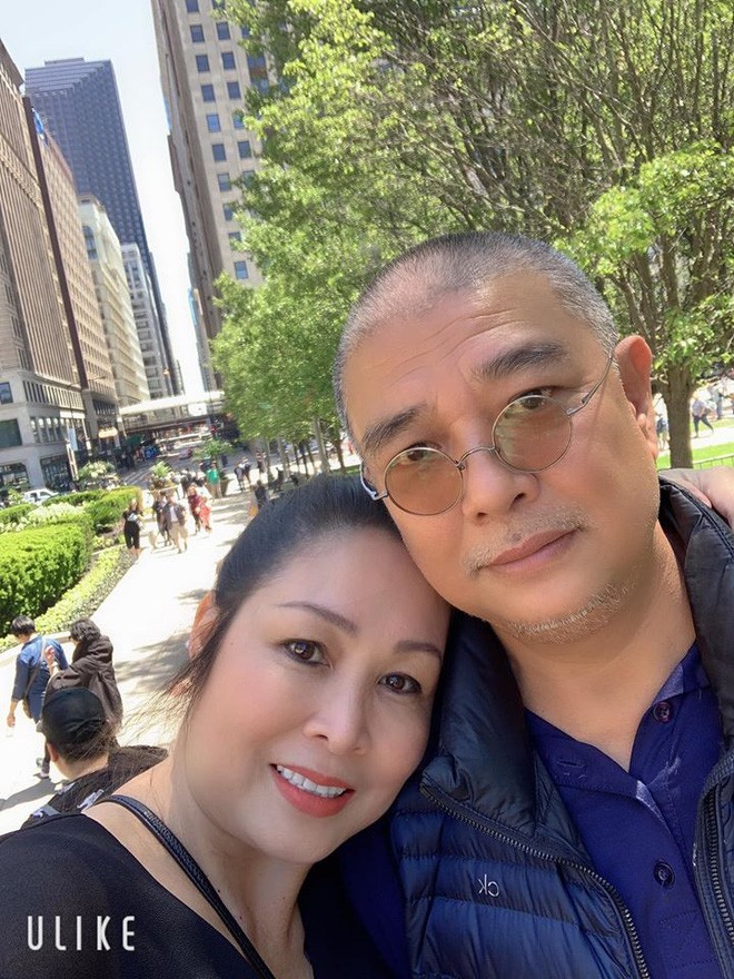 NSND Hồng Vân chúc mừng sinh nhật ông xã Lê Tuấn Anh bằng những hình ảnh cực hiếm trong hành trình gần 35 năm bên nhau-3