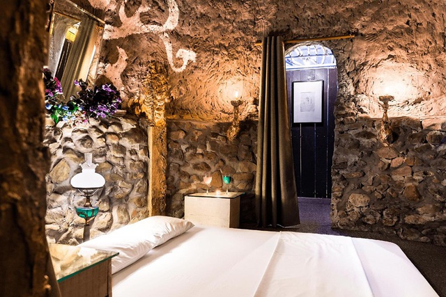 Kỳ lạ quần thể nhà xây dựng trên cây cổ thụ trăm tuổi độc nhất Hà Nội-11