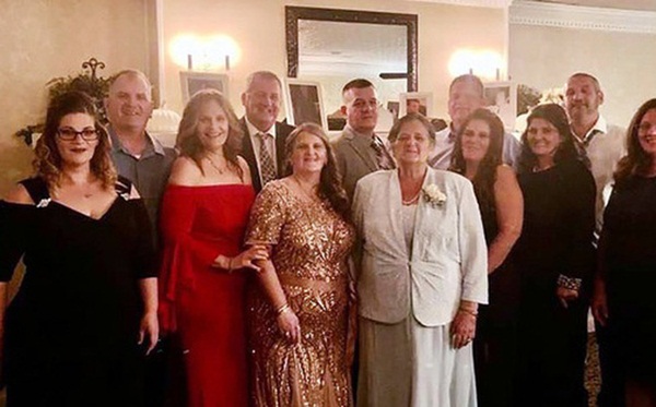 Bữa tối của đại gia đình Mỹ trở thành nỗi ám ảnh vì làm lây lan virus corona khiến 7 thành viên nhiễm bệnh, 3 người tử vong-1