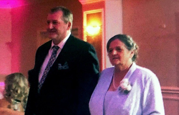 Bữa tối của đại gia đình Mỹ trở thành nỗi ám ảnh vì làm lây lan virus corona khiến 7 thành viên nhiễm bệnh, 3 người tử vong-2