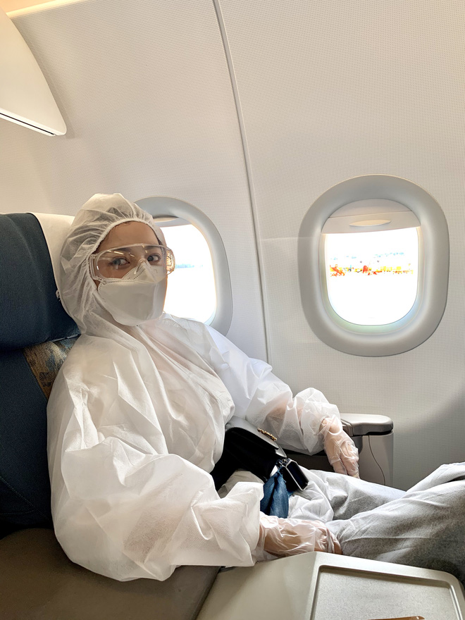 Chi Pu trao tận tay 5.000 bộ trang phục bảo hộ tại Hà Nội và TP. HCM phòng chống dịch Covid-19-10