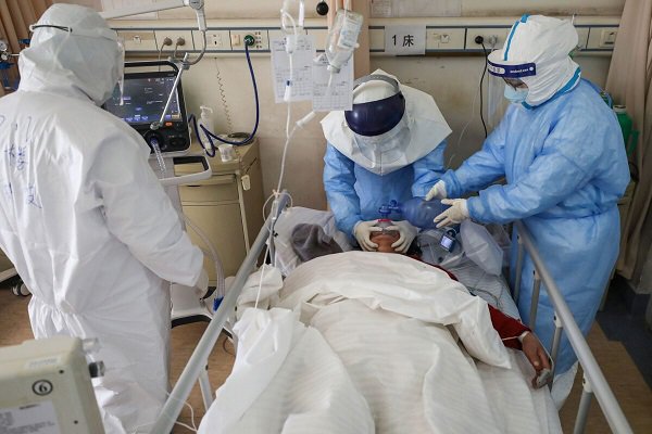 Giải đáp thắc mắc phòng COVID-19: Làm gì để quần áo, chăn màn không lây lan virus corona mới?-1