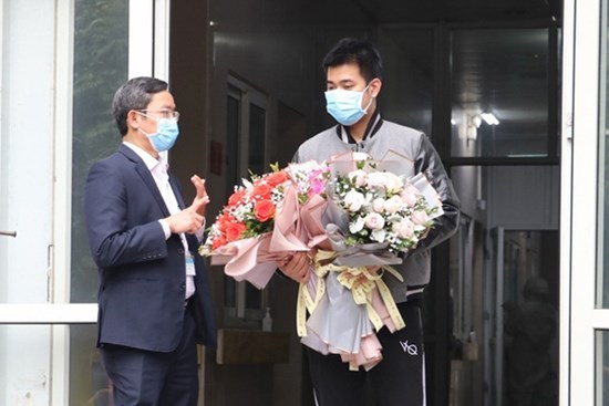 Bệnh nhân thứ 18 mắc Covid-19 ở Việt Nam xuất viện