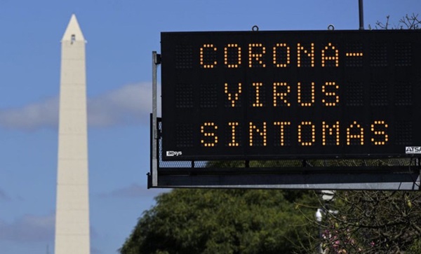 Lén lút qua lại với tình cũ là phụ nữ đã có chồng, người đàn ông trở về nhà rồi báo hại cả thị trấn nơi đây bị phong tỏa-2