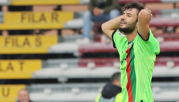 Từng giờ chiến đấu với tử thần qua lời kể của Favalli, một trong những cầu thủ đầu tiên nhiễm Covid-19 và tự chữa chạy ở nhà-1