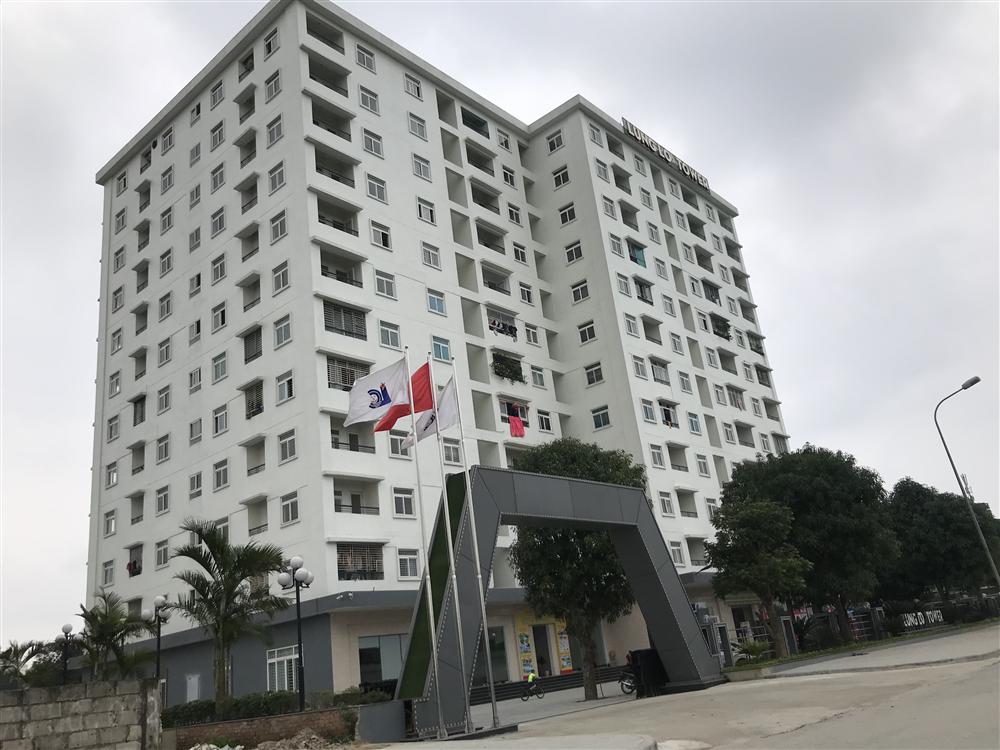 Vụ nổ ở căn hộ chung cư: Xuất hiện đoạn clip 1 thanh niên cầm vật giống súng chĩa vào nhà-1