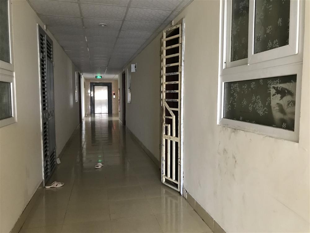Vụ nổ ở căn hộ chung cư: Xuất hiện đoạn clip 1 thanh niên cầm vật giống súng chĩa vào nhà-2