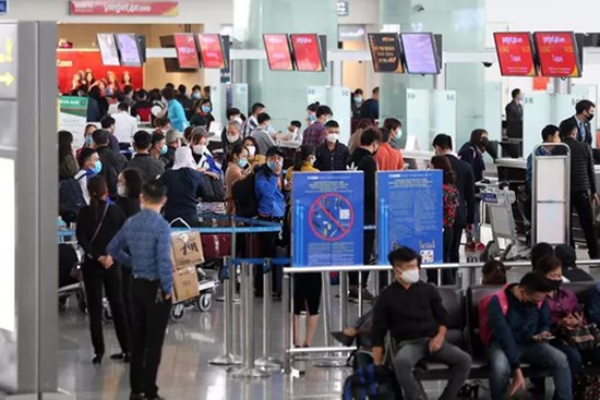 Gần 1.200 khách từ vùng dịch về sân bay Nội Bài trong hôm nay 20-3