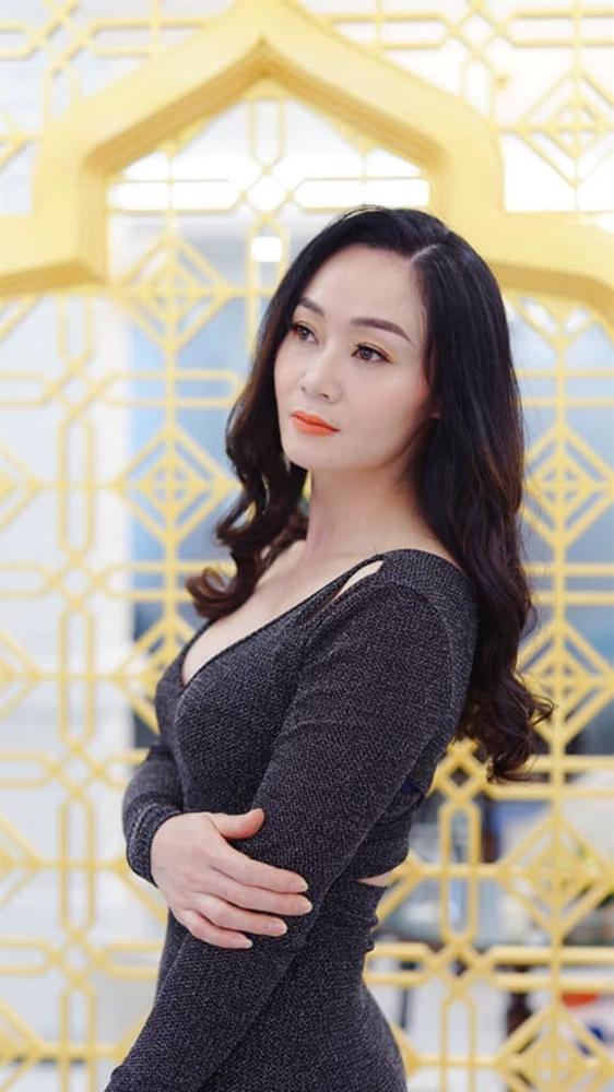 Nữ diễn viên xinh đẹp, chuyên đóng vai hoa hậu giờ ra sao?-11