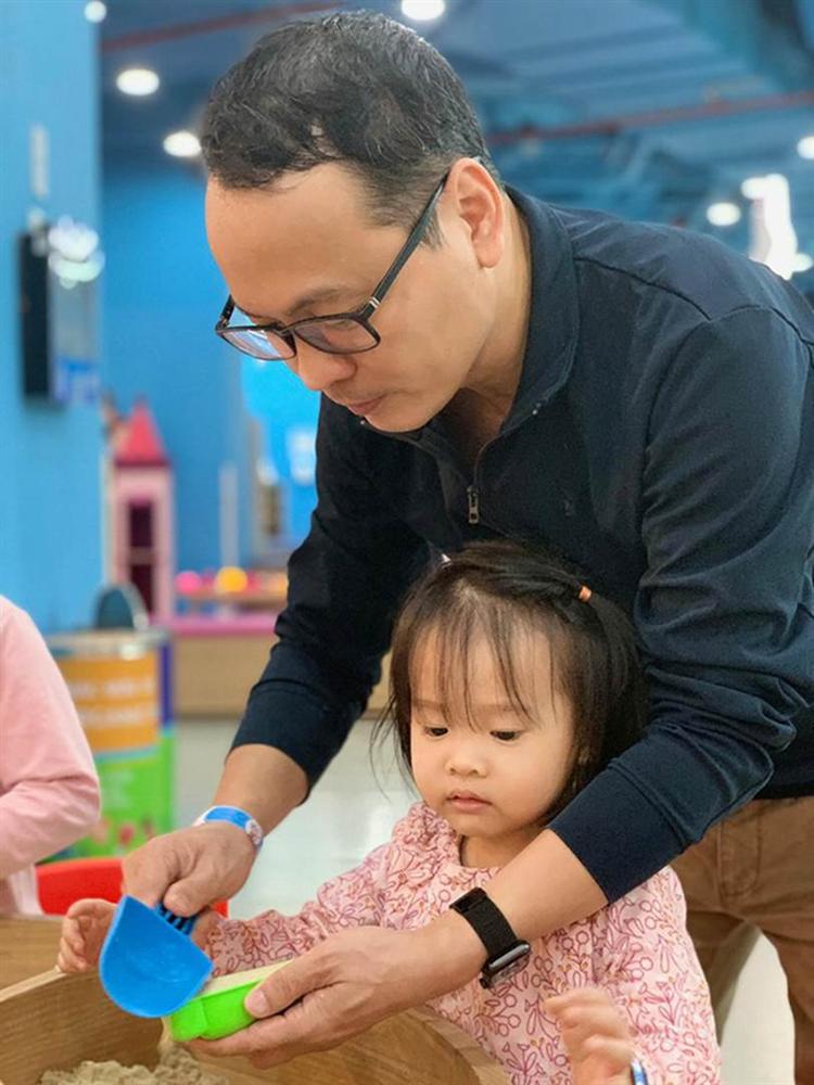 Chuyện tình bậc cha chú và trẻ trâu hút like MXH: Từ câu tỏ tình chú không thích thì trả dép cháu về đến màn bóc phốt chồng dại vợ mang-3