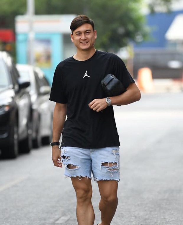 Đặng Văn Lâm hướng dẫn rửa tay đúng cách, fan lại kêu trời: Đúng học trò thầy Park, lúc mân mê kì cọ thì không khóa nước vào!-1