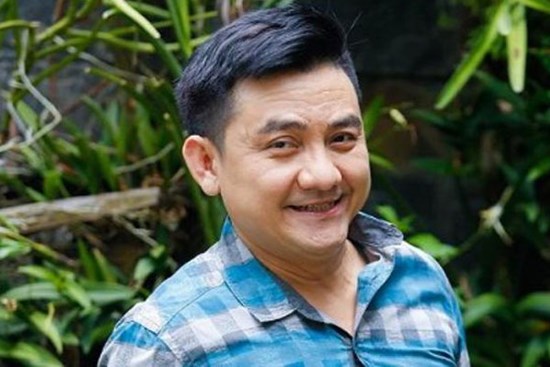 Gia đình Anh Vũ thắp hương, tưởng nhớ một năm ngày mất của cố nghệ sĩ