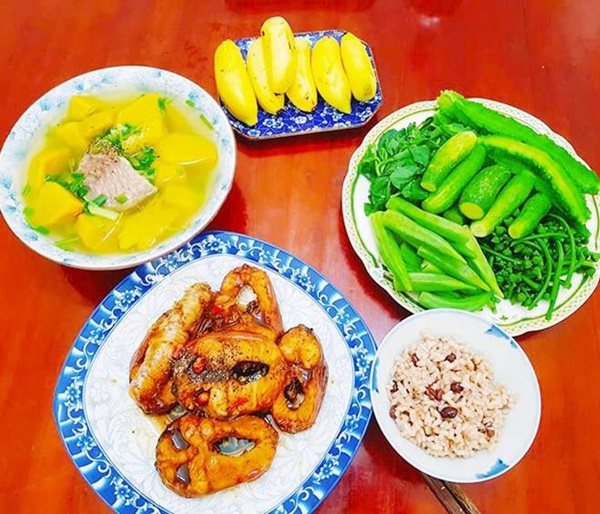 Mẹ đảm làm mâm cơm ngon trong 30 phút, ai cũng tròn mắt ngạc nhiên-1