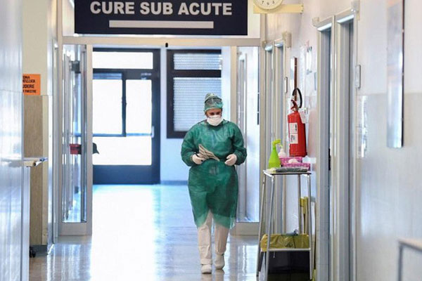 Thứ trưởng Y tế: 2 điều dưỡng Bạch Mai mắc Covid-19 không phải lây chéo-2