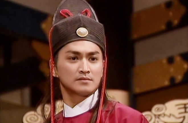 Triển Chiêu đẹp trai nhất màn ảnh: Là chủ nhà máy rộng 20.000 m2, đã kết hôn sau nhiều năm cô độc?-2