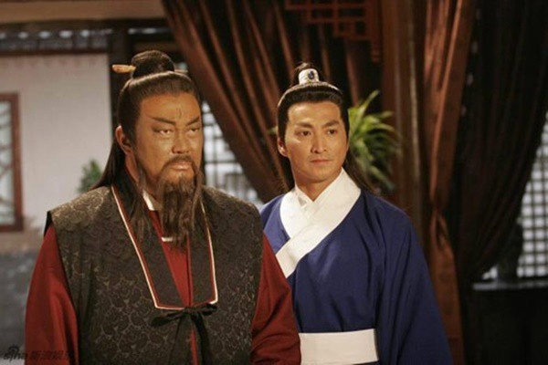 Triển Chiêu đẹp trai nhất màn ảnh: Là chủ nhà máy rộng 20.000 m2, đã kết hôn sau nhiều năm cô độc?-4