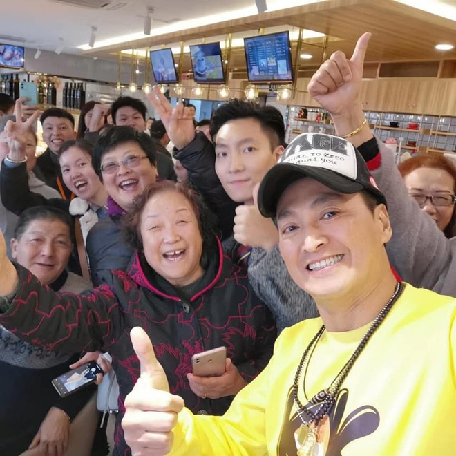 Triển Chiêu đẹp trai nhất màn ảnh: Là chủ nhà máy rộng 20.000 m2, đã kết hôn sau nhiều năm cô độc?-9