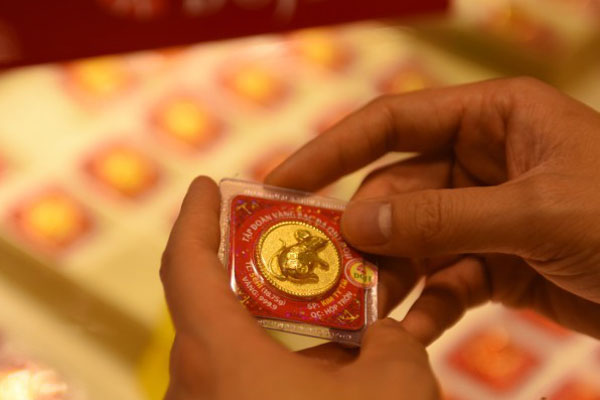 Giá vàng hôm nay 22/3: Hai tuần liền giảm giá-3