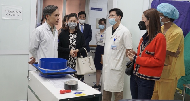 Lê Âu Ngân Anh góp 60 triệu đồng chống dịch-3