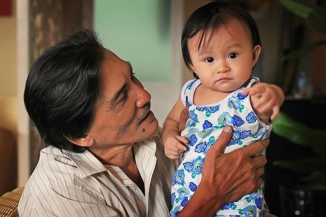 Thương Tín U70 lấy vợ kém 32 tuổi, ông hoàng màn ảnh cuối đời chật vật-7