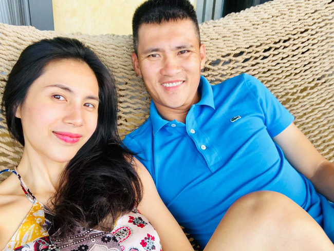 Công Vinh - Thủy Tiên: Làm từ thiện tiền tỷ nhưng cuộc sống lại hết sức giản dị, tách biệt với showbiz cũng chẳng thiếu những chuyện thú vị-1