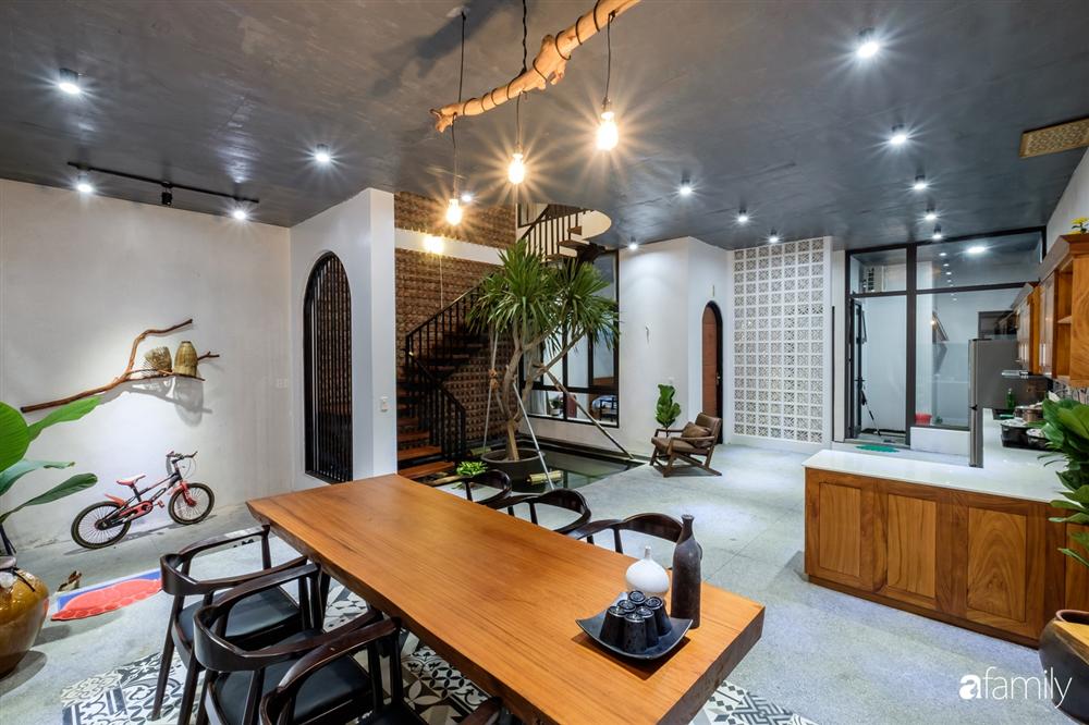 Rộng 160m², ngôi nhà ở Quảng Bình được dùng vật liệu đặc biệt để không gian sống đủ ánh sáng và gió trời dù không nhiều cửa sổ-7