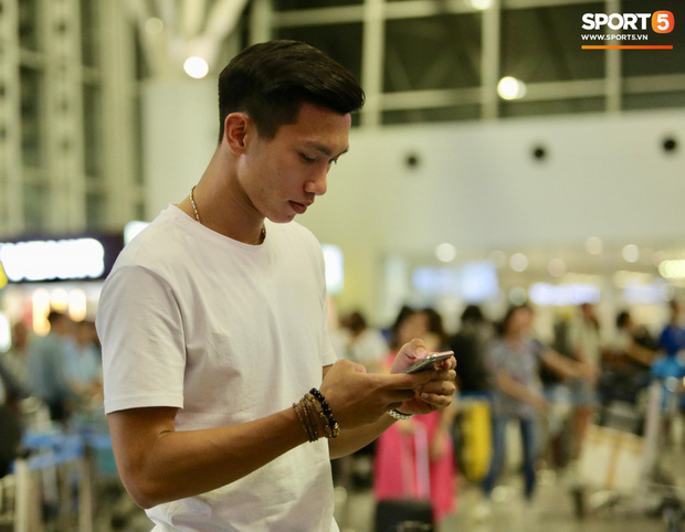 Chính phủ Hà Lan quyết tâm theo đuổi kế hoạch miễn dịch cộng đồng, sẵn sàng để nhiều cư dân mắc Covid-19: Văn Hậu mắc kẹt nơi xứ người-2