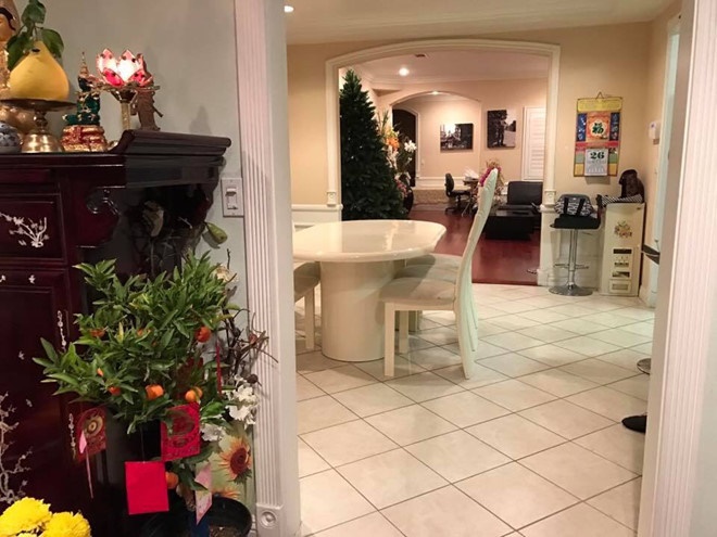 Sở hữu biệt thự dát vàng lấp lánh, ca sĩ Đập vỡ cây đàn Quang Lê khiến nhiều người bất ngờ về sự giàu có-8