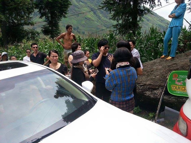 Sở hữu biệt thự dát vàng lấp lánh, ca sĩ Đập vỡ cây đàn Quang Lê khiến nhiều người bất ngờ về sự giàu có-11