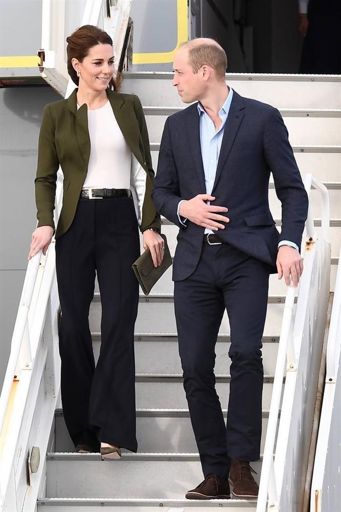 Lần đầu tiên Công nương Kate diện nguyên bộ suit, là học phá vỡ quy tắc Hoàng gia từ Meghan?-5