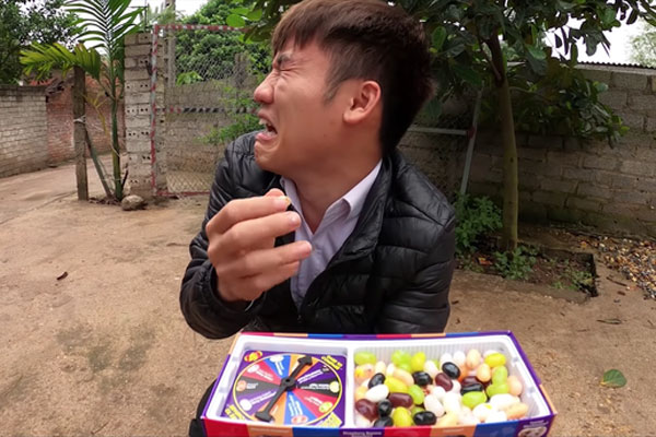 Bắt trend bắp cần bơ”, bà Tân Vlog làm nia bỏng ngô khổng lồ với chiếc vung chảo tự chế đặc biệt, dân tình nghe tiếng bắp nổ sướng hết cả tai”-9