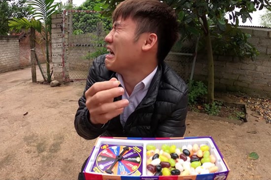 Con trai bà Tân Vlog lại bị tố là