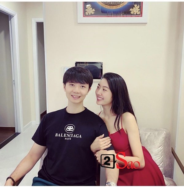 Lộ diện chân dung soái ca” U40 sắp kết hôn với Á hậu Thúy Vân-2