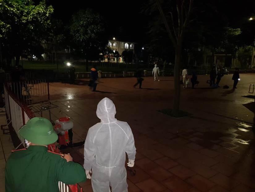 Nghệ An tạm dừng tiếp nhận người cách ly từ tỉnh khác chuyển về vì quá tải-4