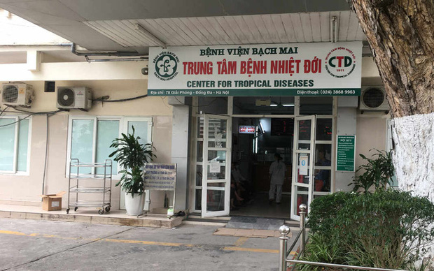 Thông báo khẩn của BV Bạch Mai: Khử khuẩn toàn bộ khuôn viên bệnh viện, dừng khám theo yêu cầu và tái khám-1